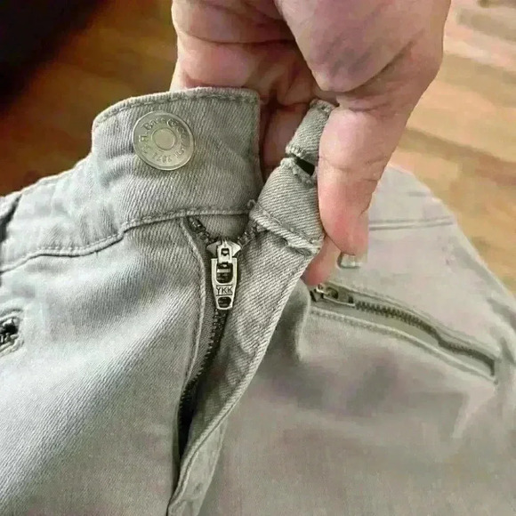 G.H. Bass & Co Grey Zipper Pocket Skinny Jeans Women's size 8 - Picture 4 of 6